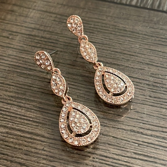 Vintage Style Rose Gold Colored Drop Earrings Rhinestone Dangle Earrings - Picture 1 of 15
